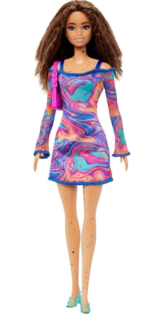 Barbie Fashionistas Doll #206 with Crimped Hair and Freckles, Wearing Rainbow Marble-Print Dress with Green Mules and Purse for Ages 3 Years & Up