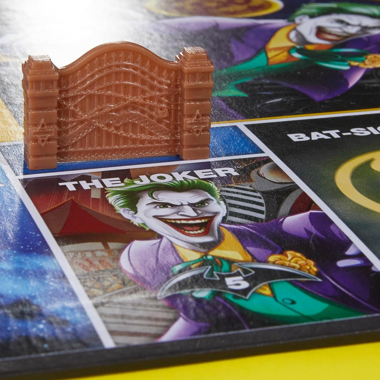 Monopoly Batman Edition Board Game | Monopoly Game for Batman Fans | Ages 8 and Up