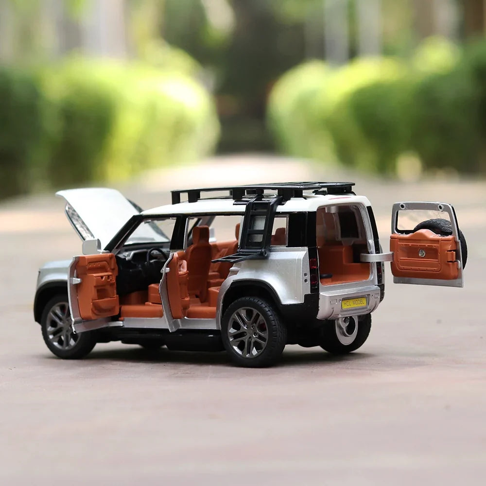 Remote Control Metal Diecast Defender Car with Smoke Effect | Openable Doors & Light | 1:22 Scale
